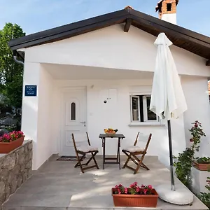 Apartman Kuca Za Odmor Nall